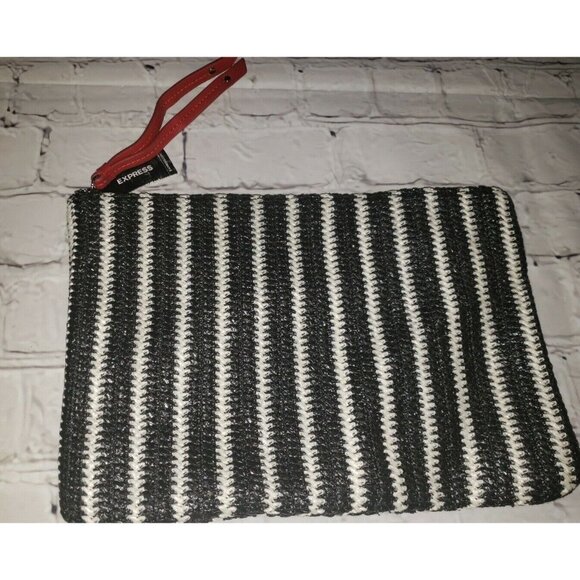Nwt women's Express Woven Black/white Clutch With Red Zipper Pull $29.90 retail - Picture 2 of 3